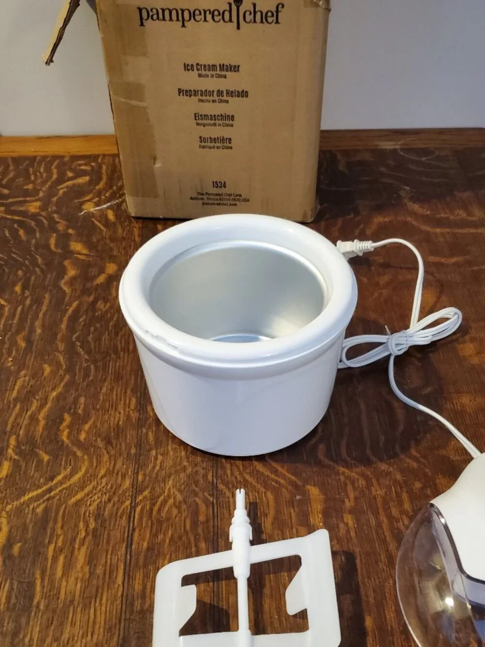 Pampered Chef Ice Cream Maker with Silicone Lid